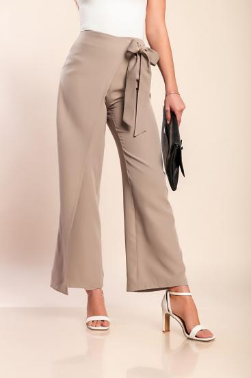 Elegáns fodros nadrág, bézs